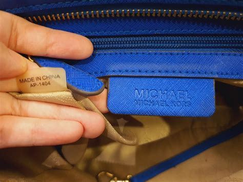 michael kors numero de serie|michael kors purse serial number.